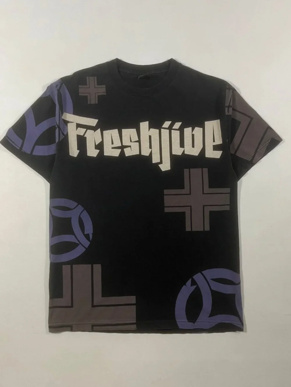 Vintage Y2K Freshjive Black Gothic Spellout All Over Print Streetwear Tee L